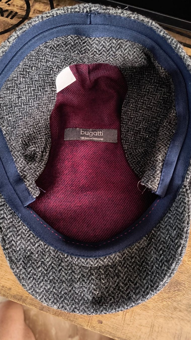 Bugatti Chapeaux, bonnets & casquettes: Bugatti Mütze 100% Wolle Gr. 58 – D'occasion à Greifensee par Birdman11 2