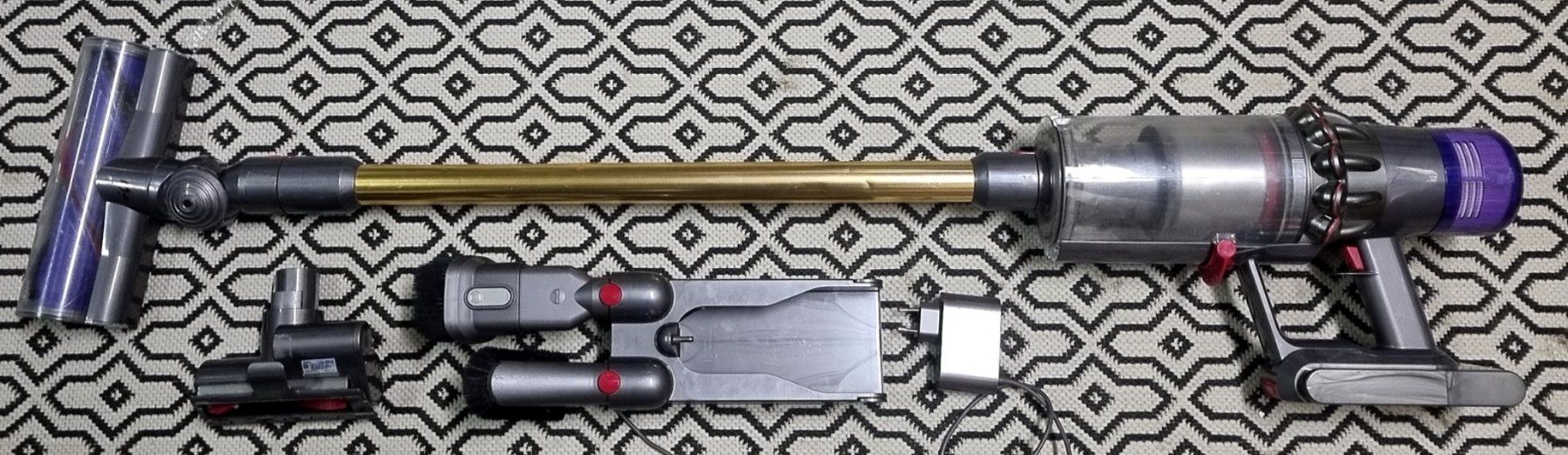 Dyson Aspirapolveri & Accessori: Dyson V11 Staubsauger / aspirateur – Usato da Collonges venduto da arashee