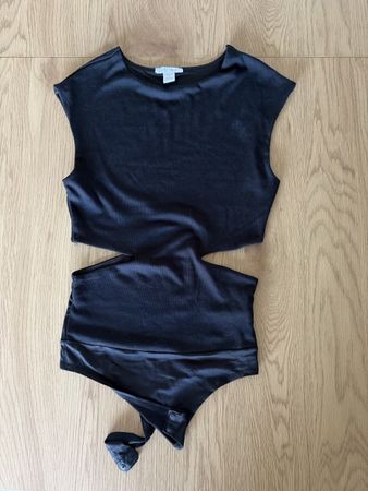 Amisu Body Schwarz Cut Out Sommer Gr. S, neuwertig!