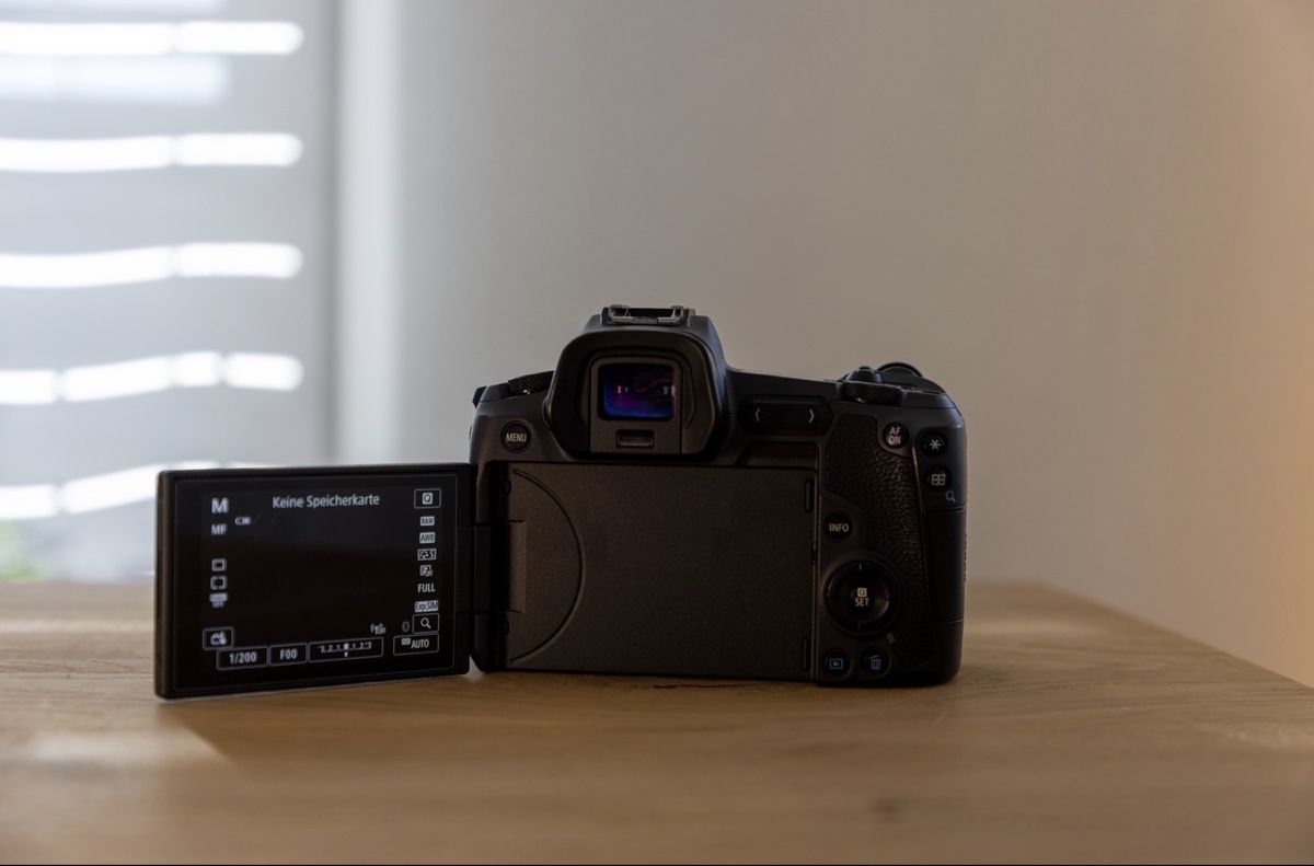 Canon Fotocamera: Canon EOS R 30,3 Megapixel Vollformat! – Usato da Hindelbank venduto da Foxds81 1
