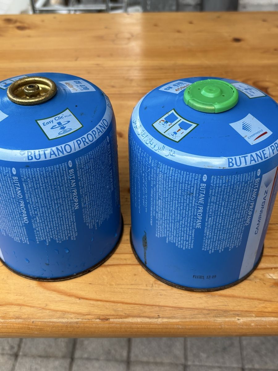 Campingaz Apparecchiature e tecnologia a gas: 2 camping gaz butane/propane canisters 450g – Usato da Rüschlikon venduto da ArnaudEichenberger 2