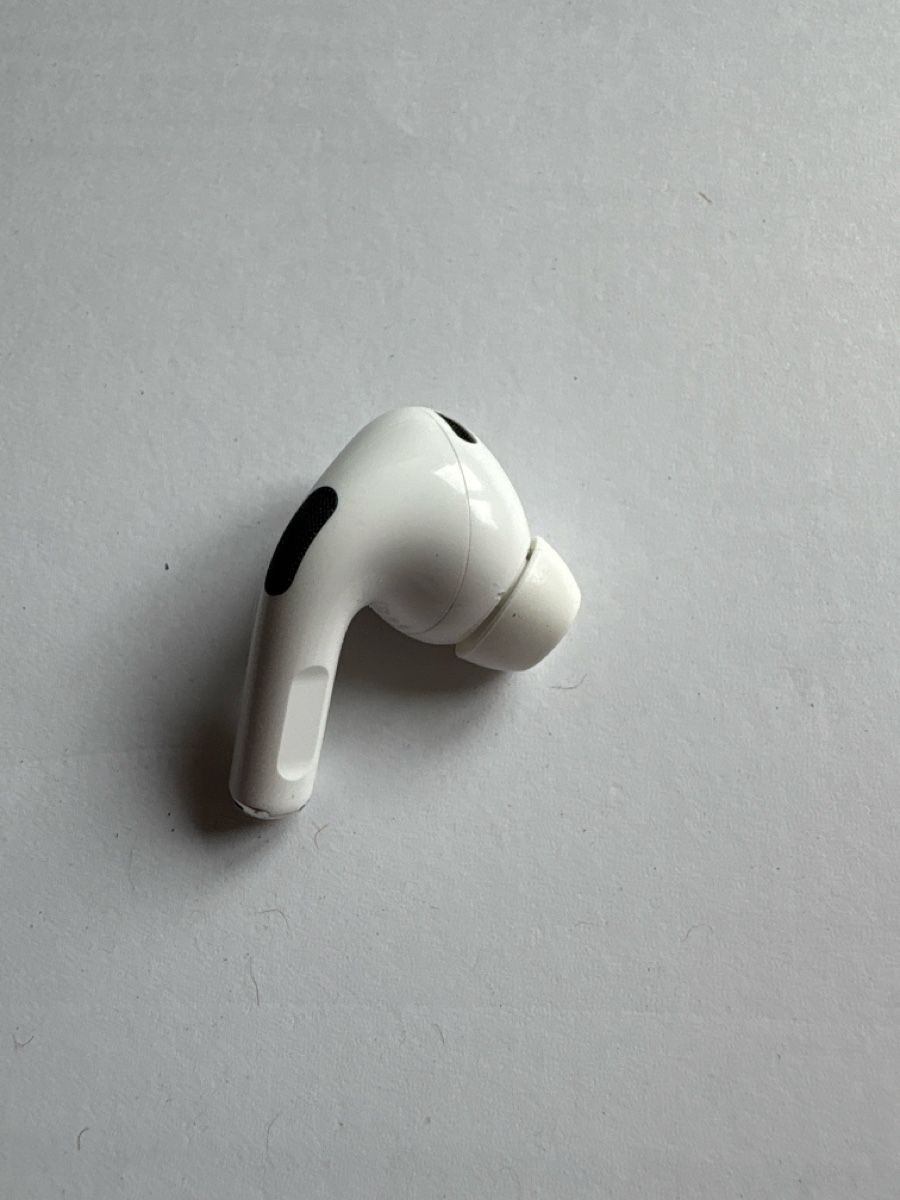 Apple Cuffie: AirPod pro 2nd generation - defekt  – Usato da Pfäffikon SZ venduto da mat_y9ng 1