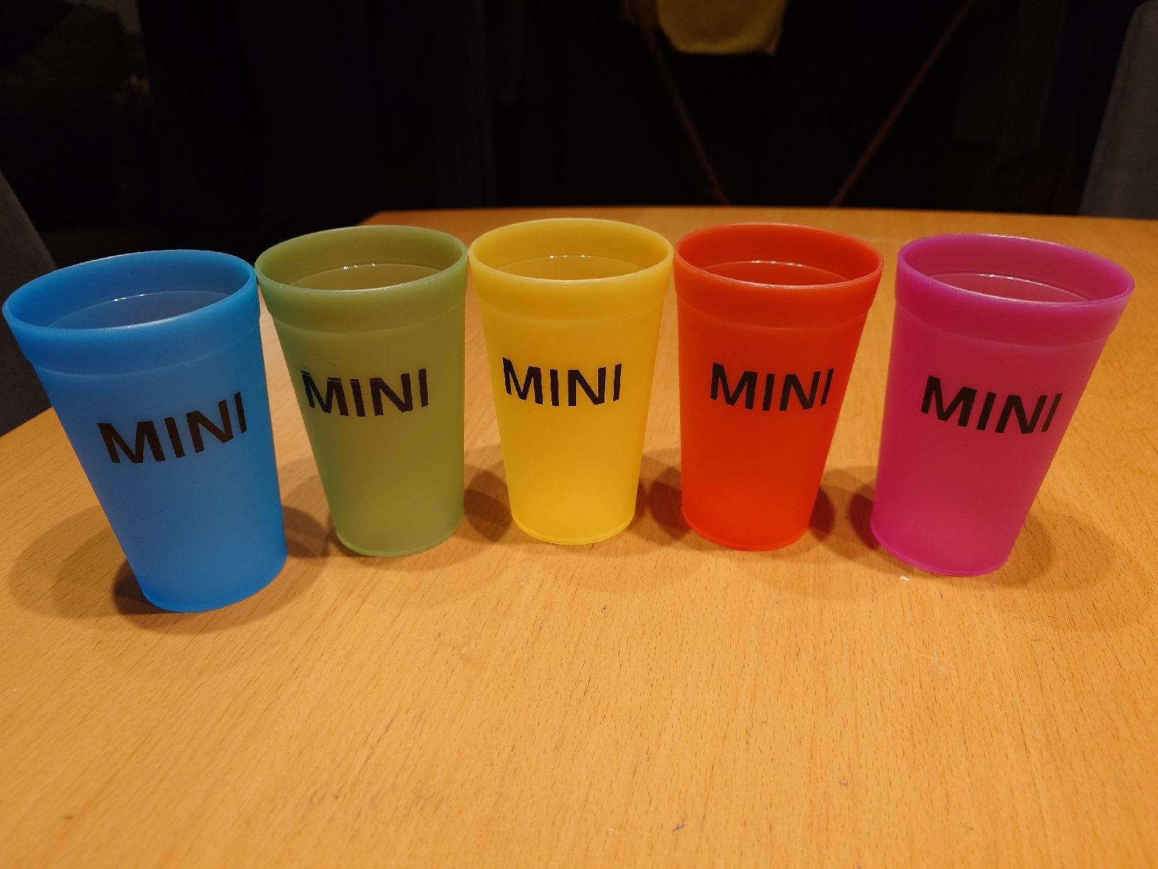 Contenitori & Simili: "Mini" Kunststoff-Trink-Becher – Usato da Kirchberg BE venduto da Myford 1