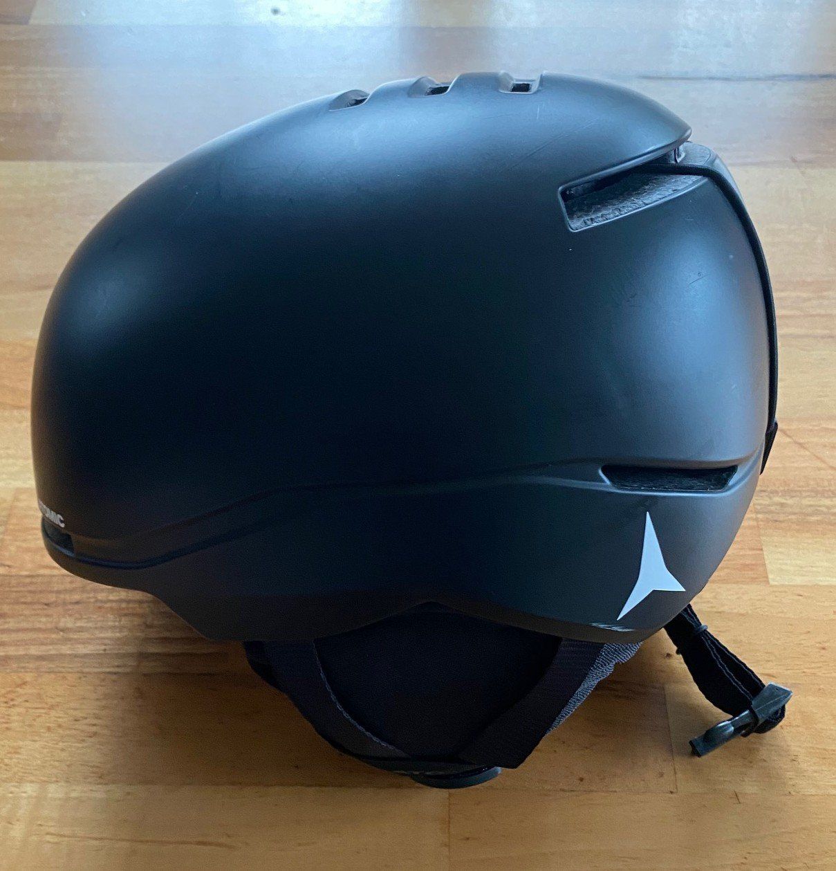 Atomic Caschi: Atomic Skihelm Grösse XXS Schwarz Top Zustand – Usato da Appenzell venduto da sputnik84 5