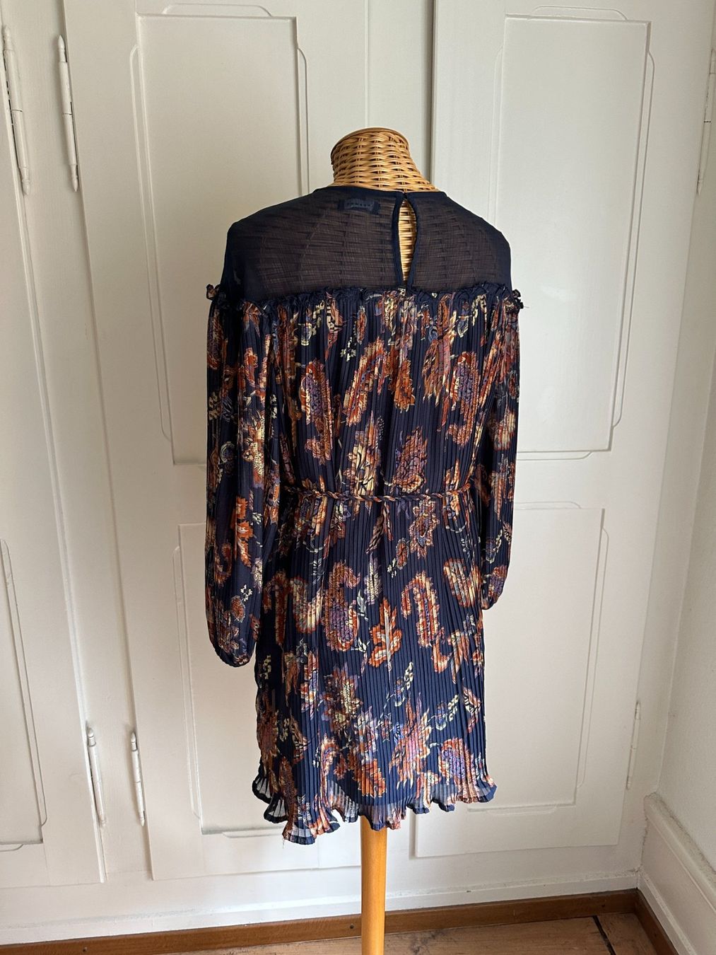 Topshop Robes: TOPSHOP - Chffon Kleid blau gemustert 34 – D'occasion à Zürich par Diazaio 2