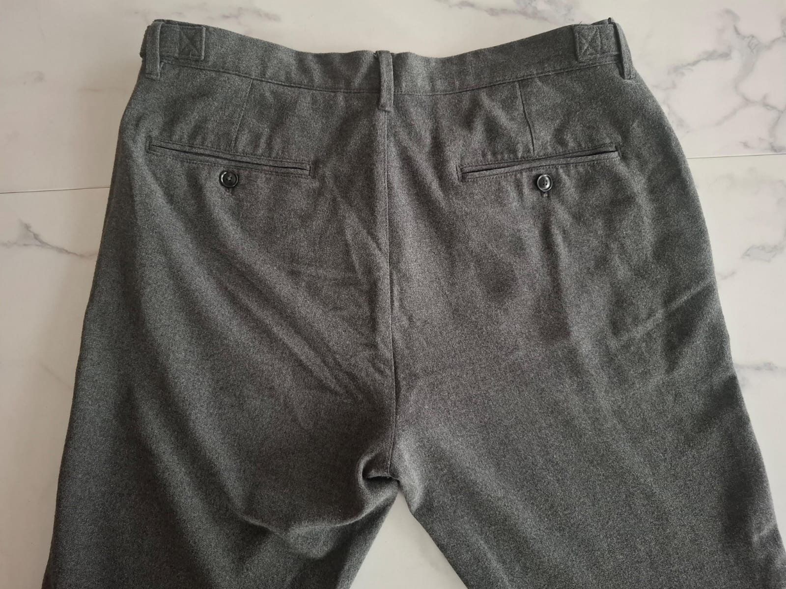 Zara Hosen: Zara Herren Hose, Gr. 42, Grau – Gebraucht aus Massagno von Michaela.F 2