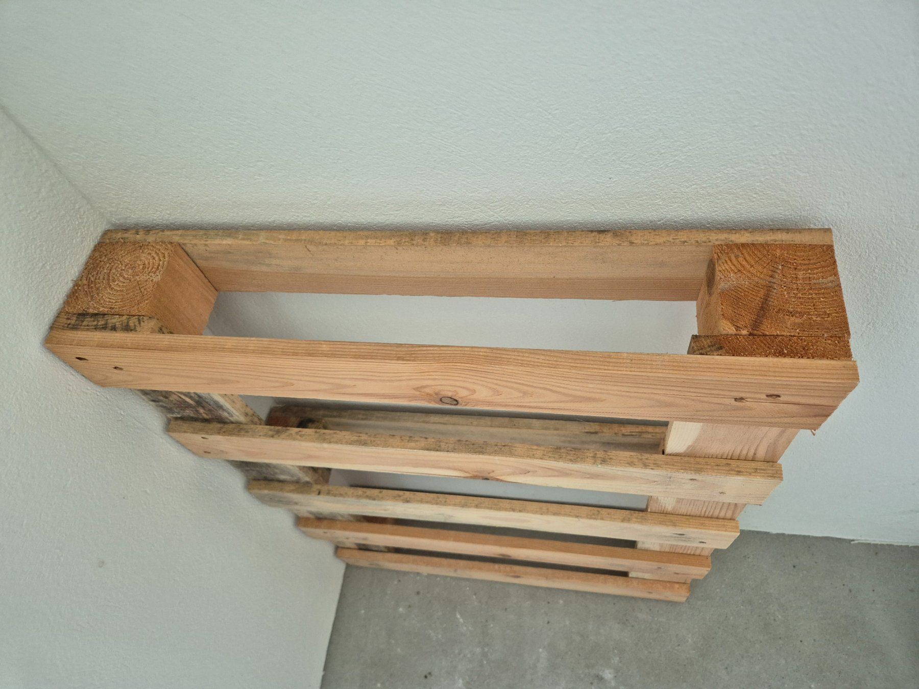 Statuette: Holzpalette 60 x 80 x 17.5 cm – Usato da Aarburg venduto da i_c6r8 2