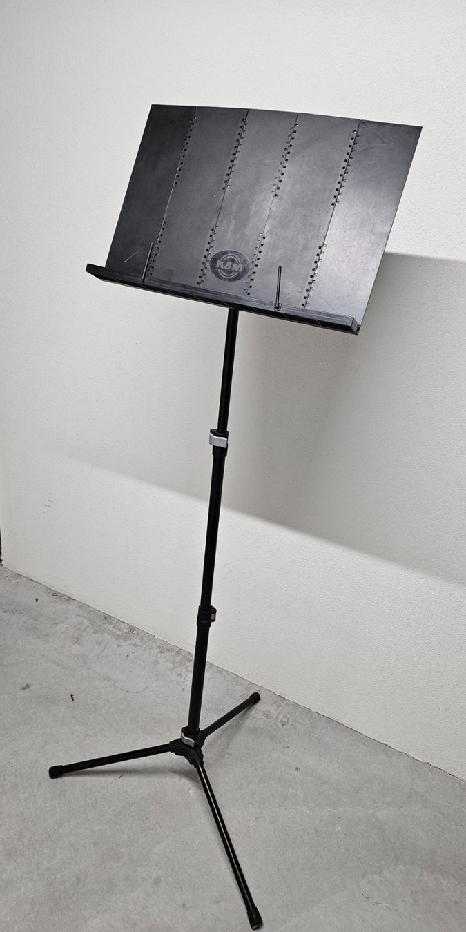 König & Meyer Supporti per strumenti musicali & leggii: König & Meyer Notenständer, schwarz, Top Zustand! – Nuovo (secondo la descrizione) da Dübendorf venduto da PrinceTamino