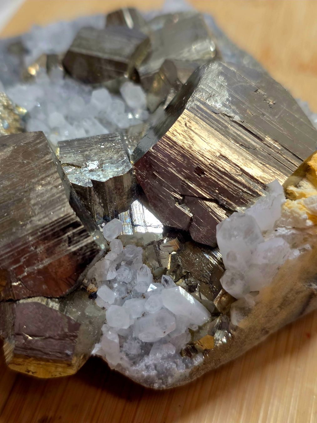 Minerali & Pietre curative: Top Pyrit auf Quarz Rohstück 458g – Nuovo e nell'imballaggio originale da Matzingen venduto da Shay_Crystalz 3