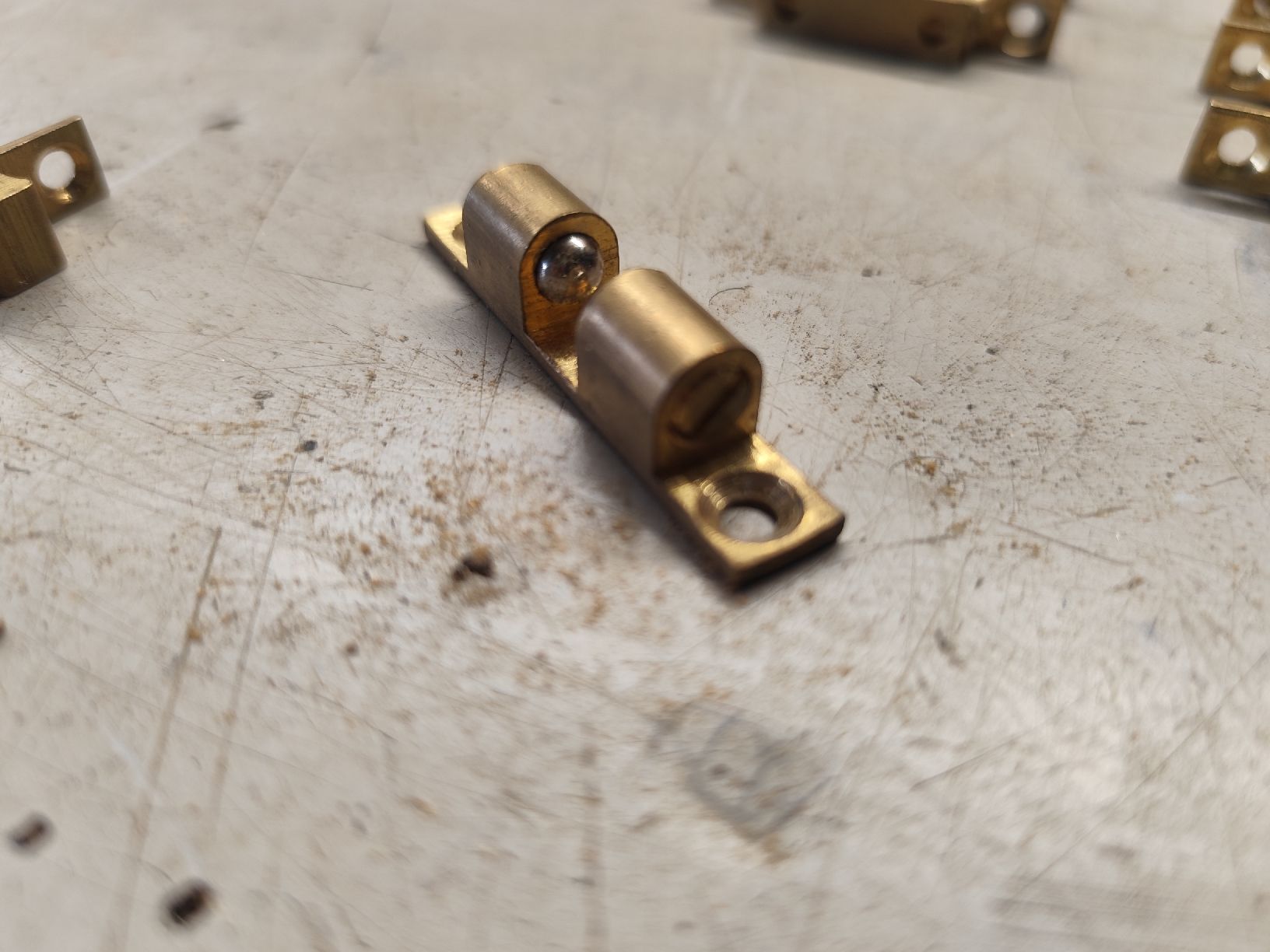 Ferramenta: Kugelschnäpper Messing matt – Usato da Hellbühl venduto da 30R_R30 1
