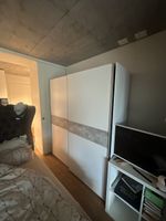 Kleiderschrank