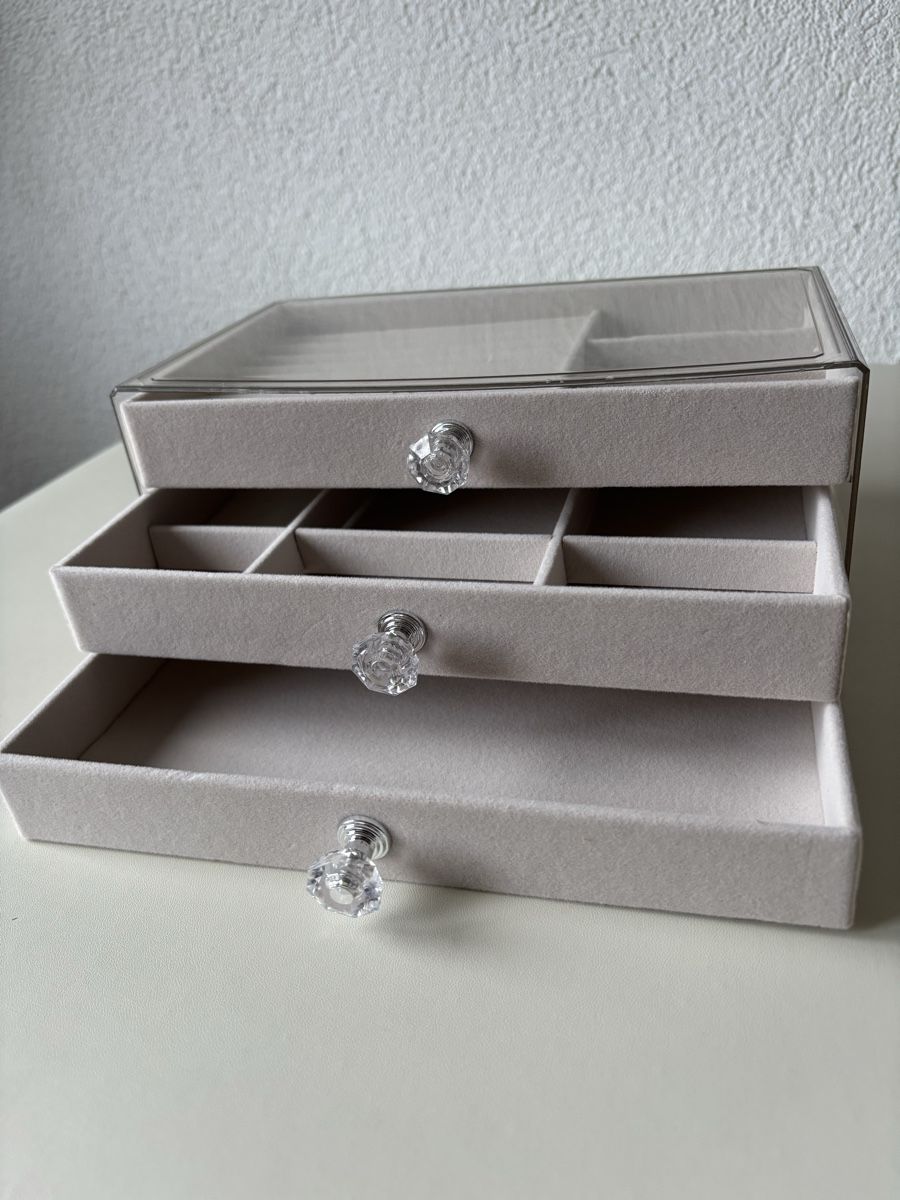 Schmuckkästen: 1 boîte à bijoux - beige, NEW – Neu und originalverpackt aus Collombey von Cards07 2