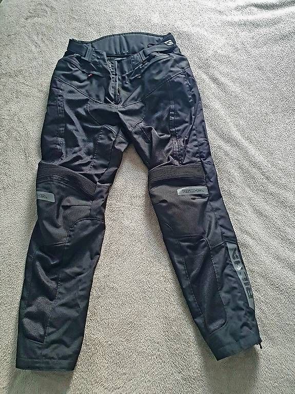 Lotti di vestiti: Motorradjacke + Hose, Schwarz – Usato da Chur venduto da E.M.Z 2