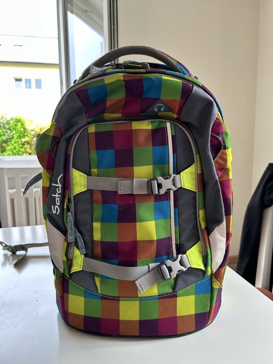 Satch Zaini: Satch Schulrucksack bunter Karostyle, top Zustand – Nuovo (secondo la descrizione) da Oftringen venduto da Solima