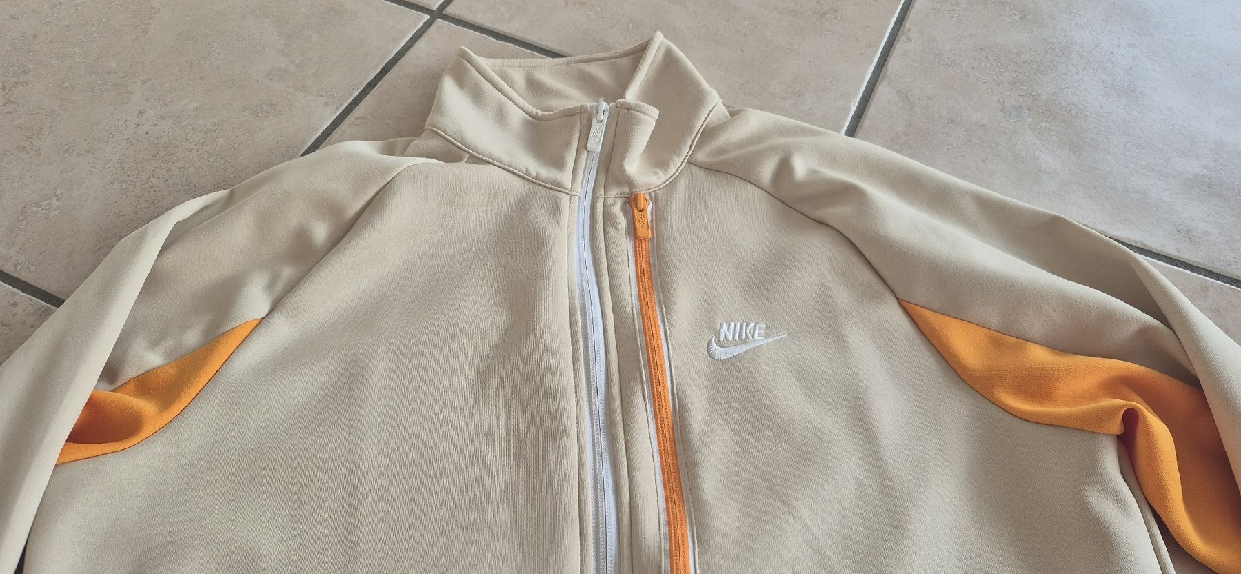 Nike Giacche: Veste Nike taille L, beige et orange – Usato da Moutier venduto da mar_7nrw 2