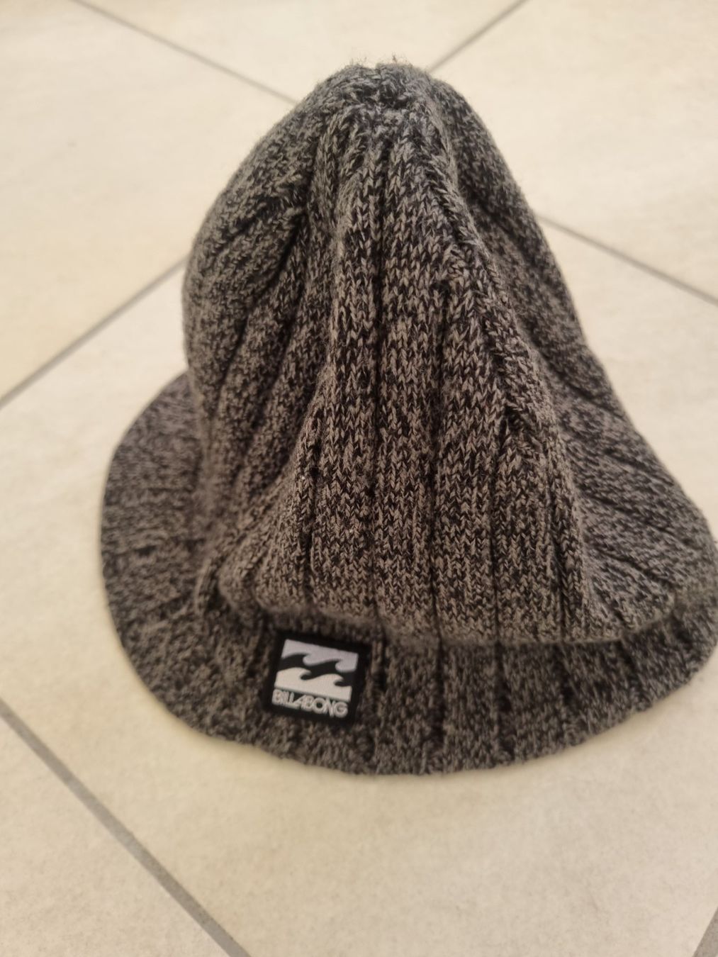 Billabong Copricapi, berretti & cappellini: Billabong Strickmütze mit Schirm / one Size – Usato da Schüpfheim venduto da Rezwel 1