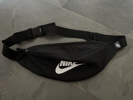 Nike Hüfttasche / Bauchtasche in Schwarz - Neuwertig!
