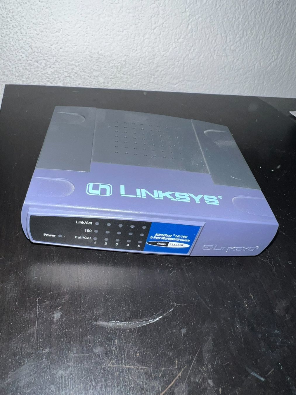 Hub & Switch: Linksys EtherFast EZXS55W 5-Port Switch 10/100 – Usato da Volketswil venduto da Lootington_Post 1
