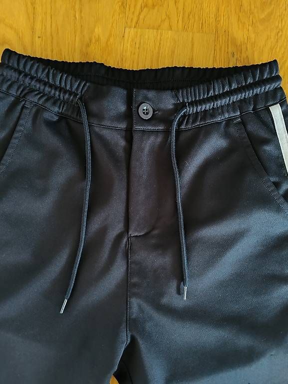 Pantaloni: Kinderhose/Trainigshose in Gr.140 – Usato da Zürich venduto da svi_dkg2 2
