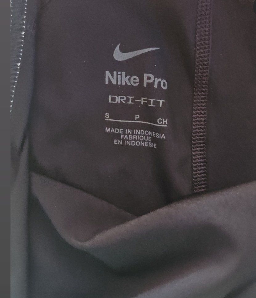 Nike Pantalons: Nike Pro Hot Pants – D'occasion à Suhr par jes_rtc9 1