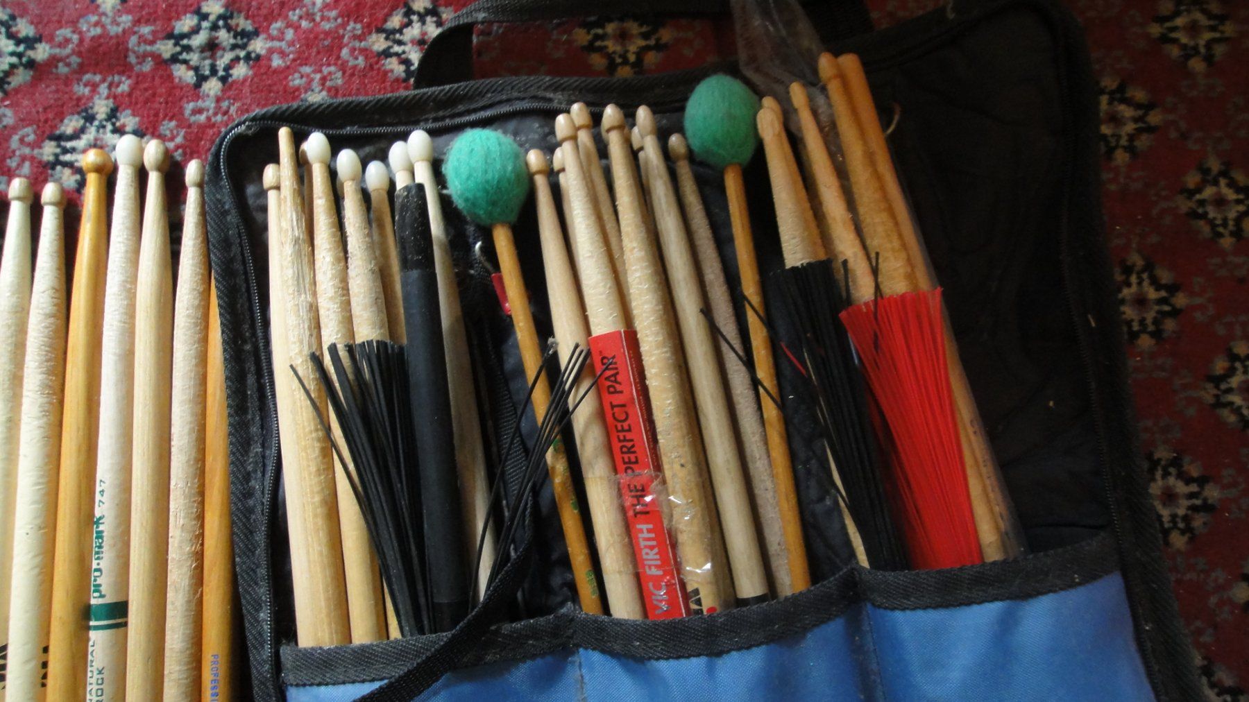 Musikinstrumente: div drumsticks mit tasche – Gebraucht aus winterthur von Sdhkk 2