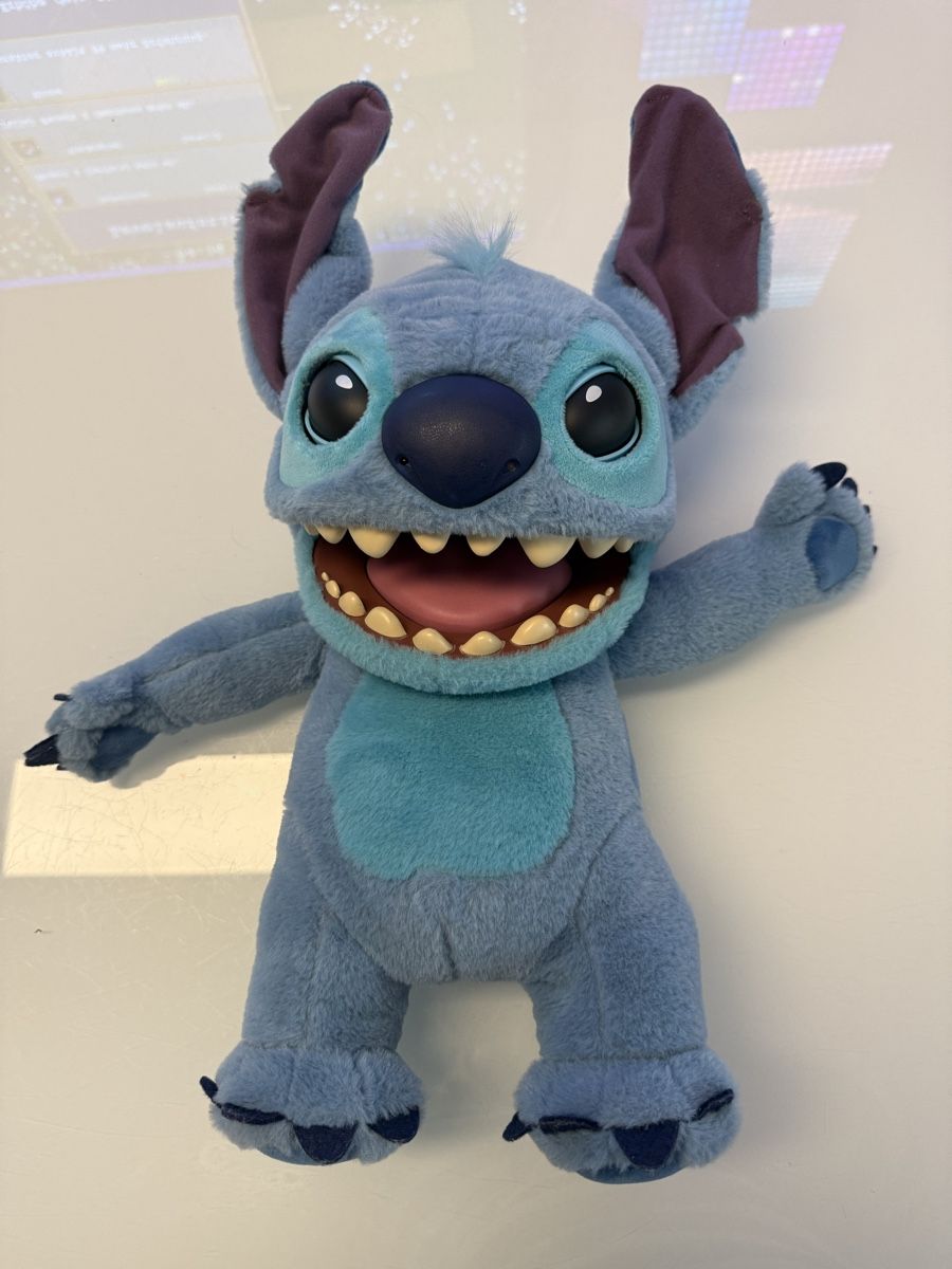 Disney Giocattoli: Disney Real FX Stitch Interaktive Handpuppe 45 cm – Usato da Vaduz venduto da mausilein22