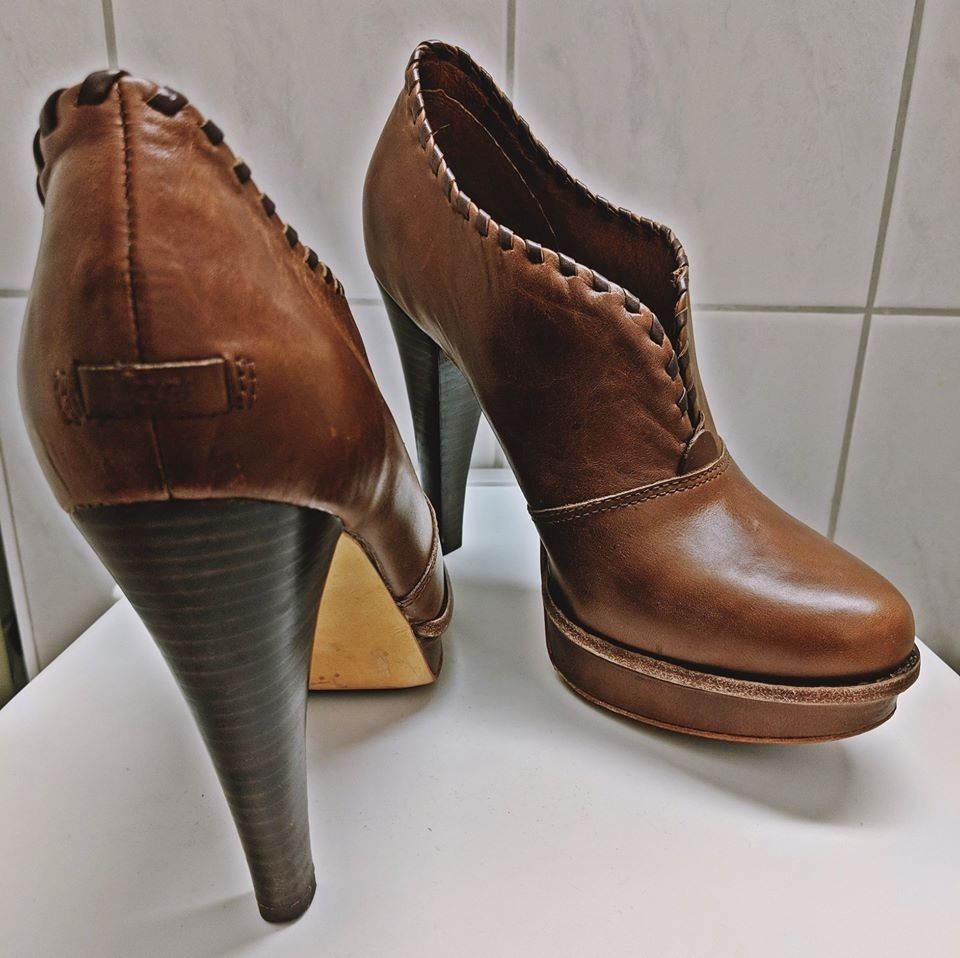 Ugg Scarpe da donna: UGG ladies shoes 40 – Usato da Zürich venduto da web_qx6n 2