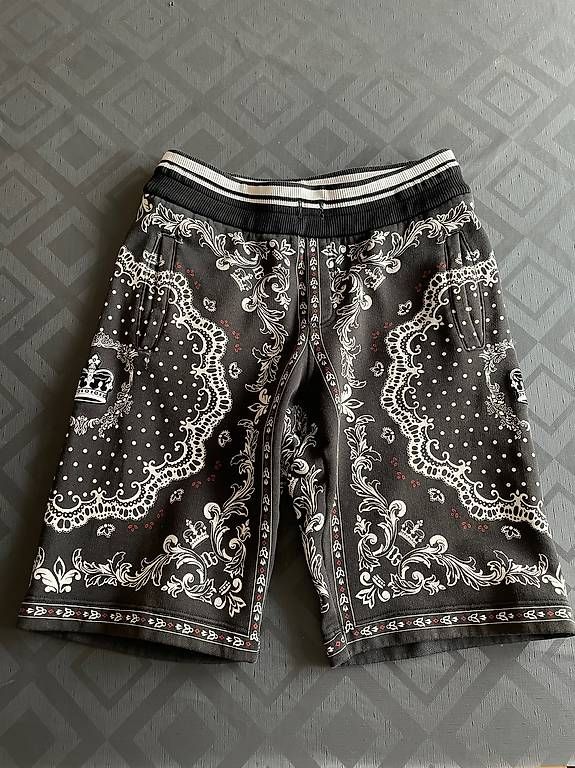 Dolce & Gabbana Pantaloni: Short Dolce e Gabbana 12-13 anni – Usato da Claro venduto da fru_fn7k