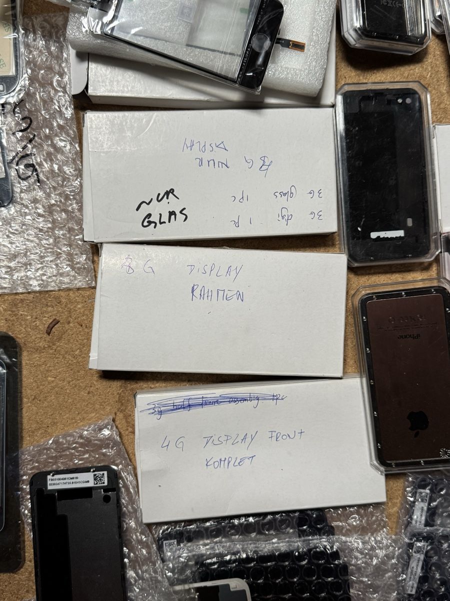 Apple Handys / Smartphones: Restposten 13 verschiedene iphone 4s lcd display und samsung – Neu und originalverpackt aus winterthur von ds09061 5