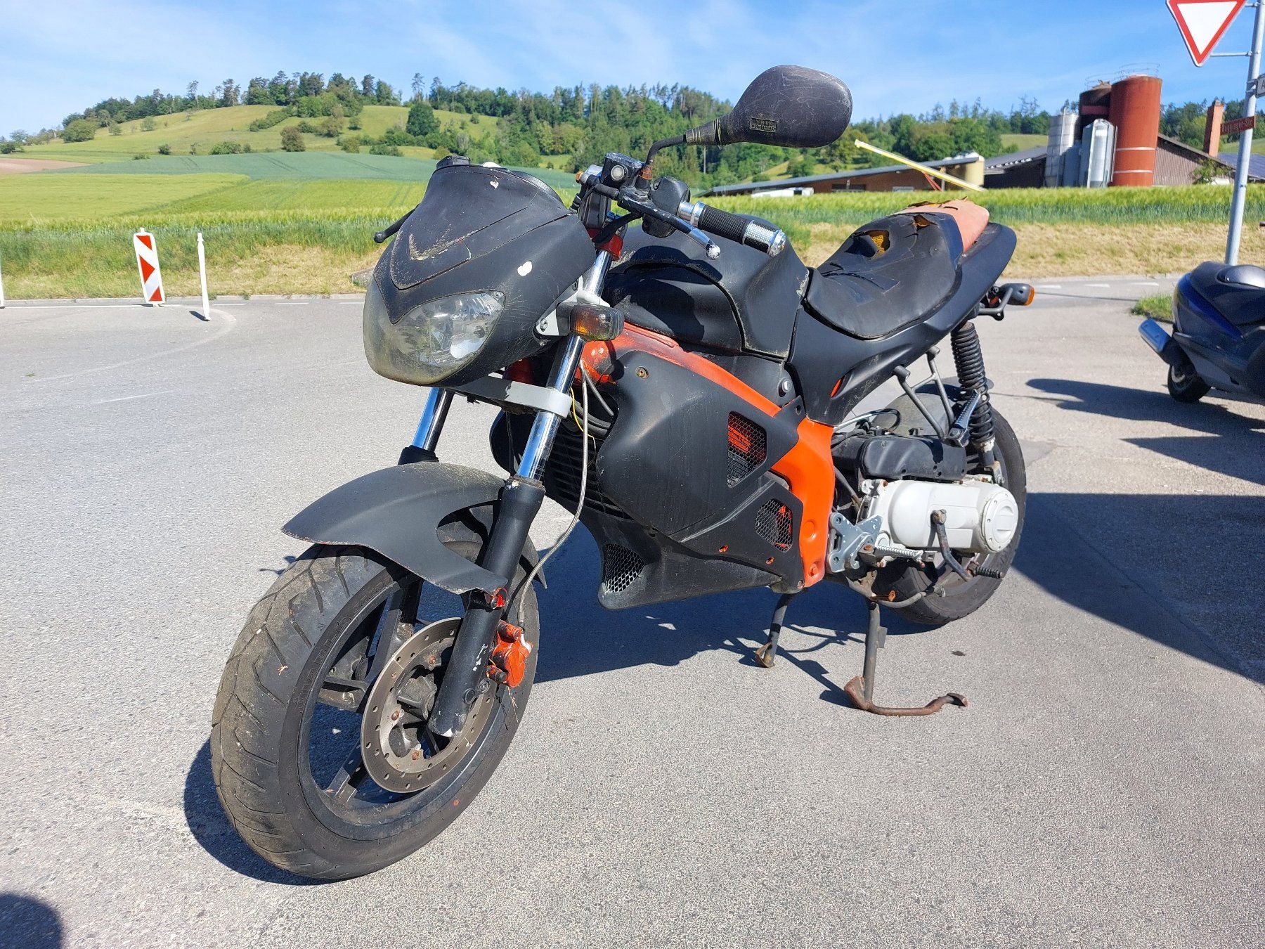 Gilera Scooter: Gilera DNA 50 Roller Scooter Motorrad Export ab 1 Fr.- – Difettoso da Schleitheim venduto da ZieglerMotoRecycling 2