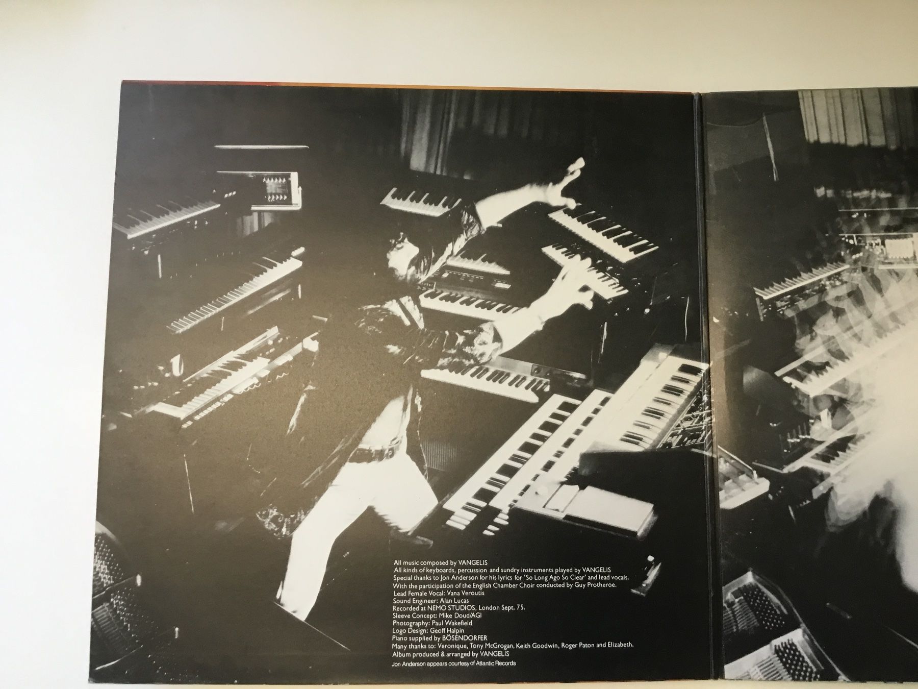 Dischi in vinile: Vangelis / Heaven and hell – Usato da Kreuzlingen venduto da Schuggerman 2