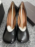 Bottega Veneta Black Leather Pumps, Size 39