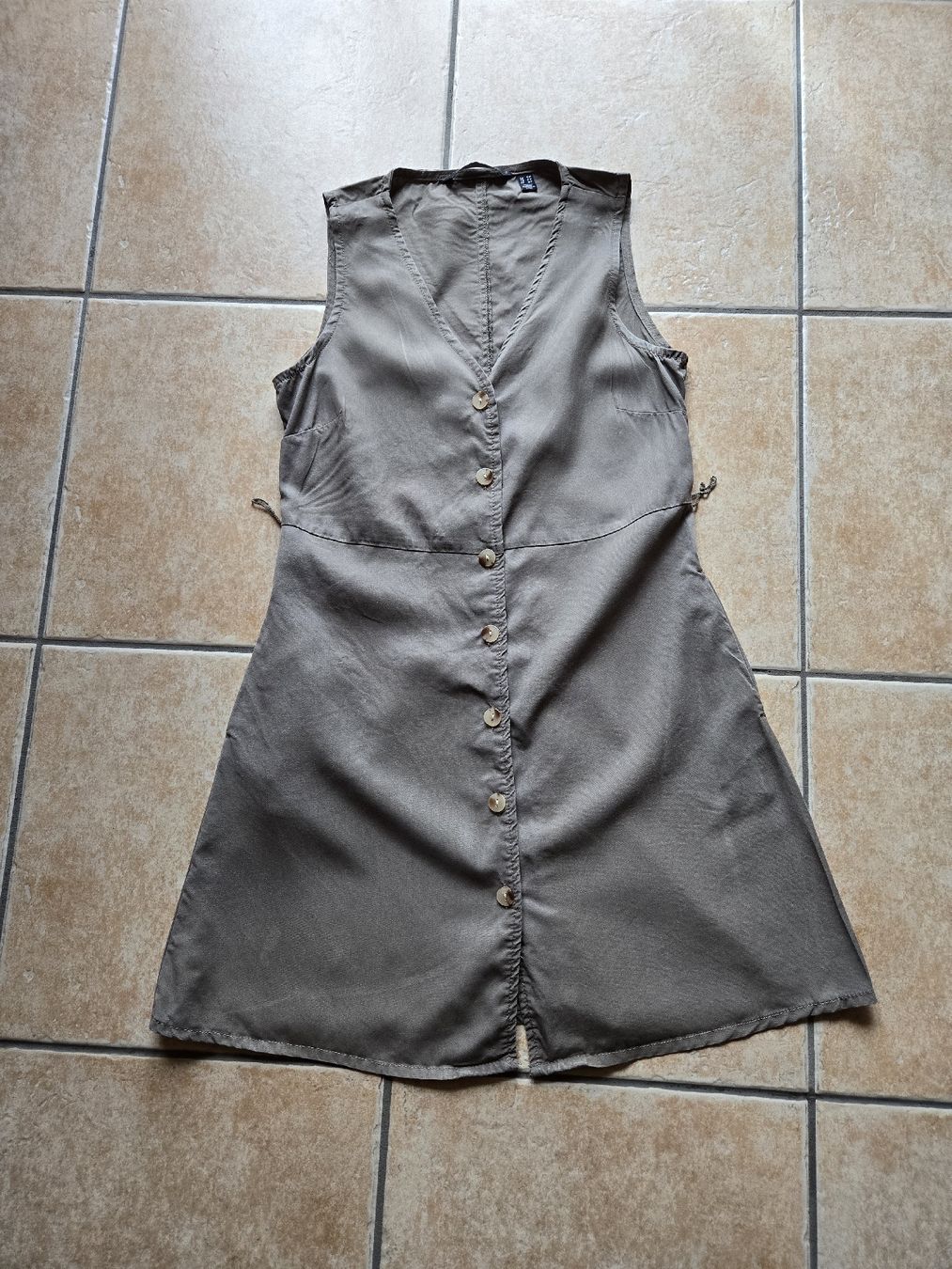 Vestiti: Robe courte Vero Moda – Usato da Sion venduto da Oonathoo