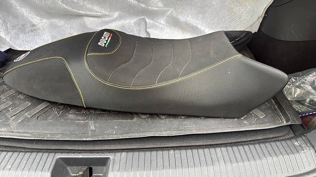 Toutes les pièces détachées moto: Selle Ducati Monster  – D'occasion à Lyss par Peppino12 3