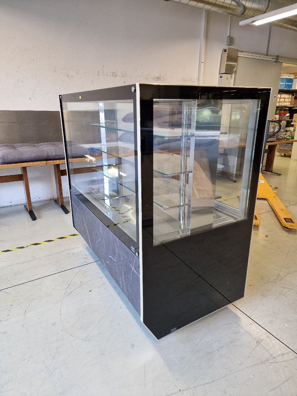 Allestimento di negozi e stand fieristici: Kühlvitrine  Neu – Usato da Niederwangen BE venduto da HasGastrobedarf 1