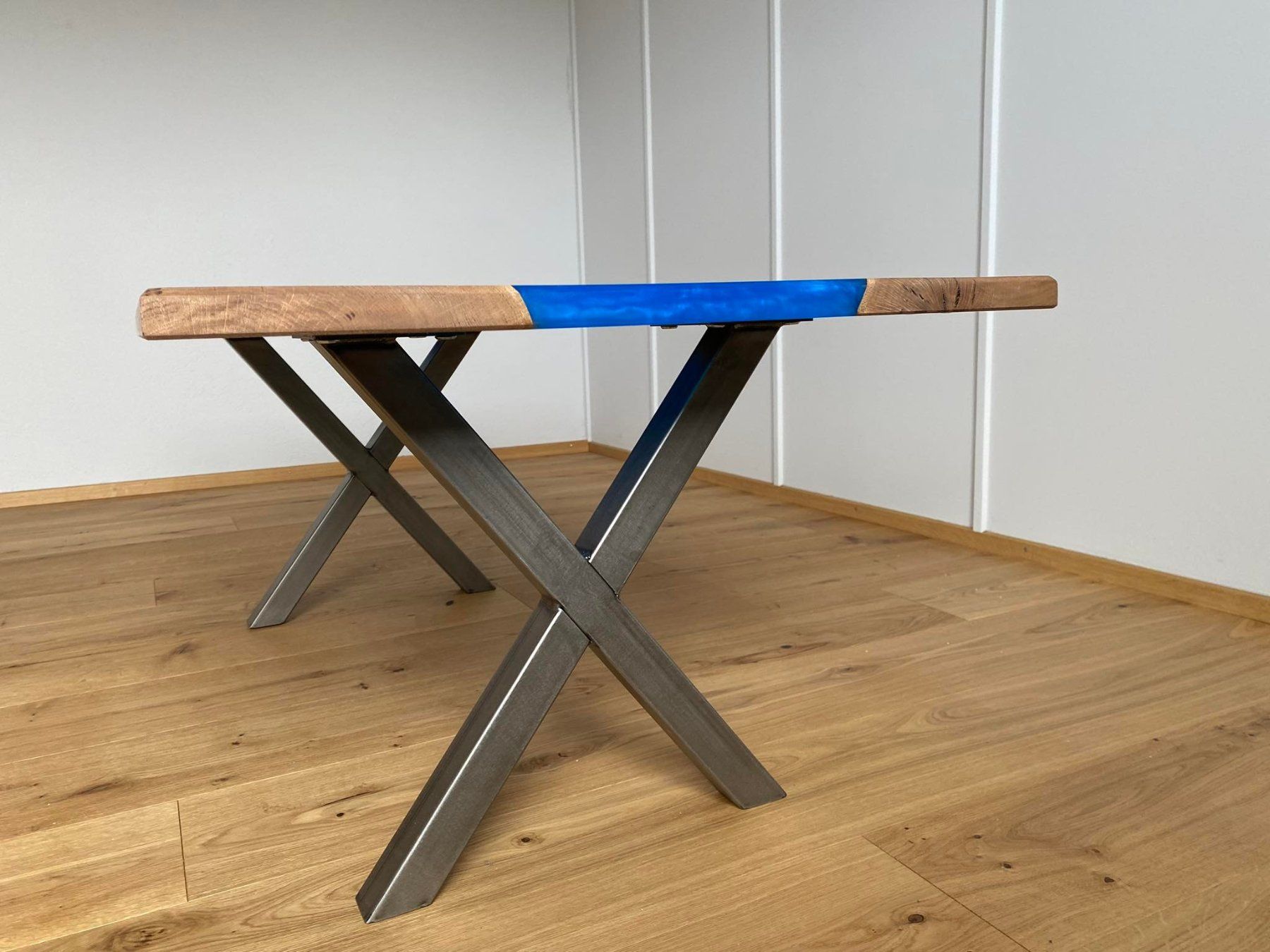 Tavoli: Epoxy Salontisch **River Table Sky Blue Metallic** – Usato da Niederuzwil venduto da gullipulli 5