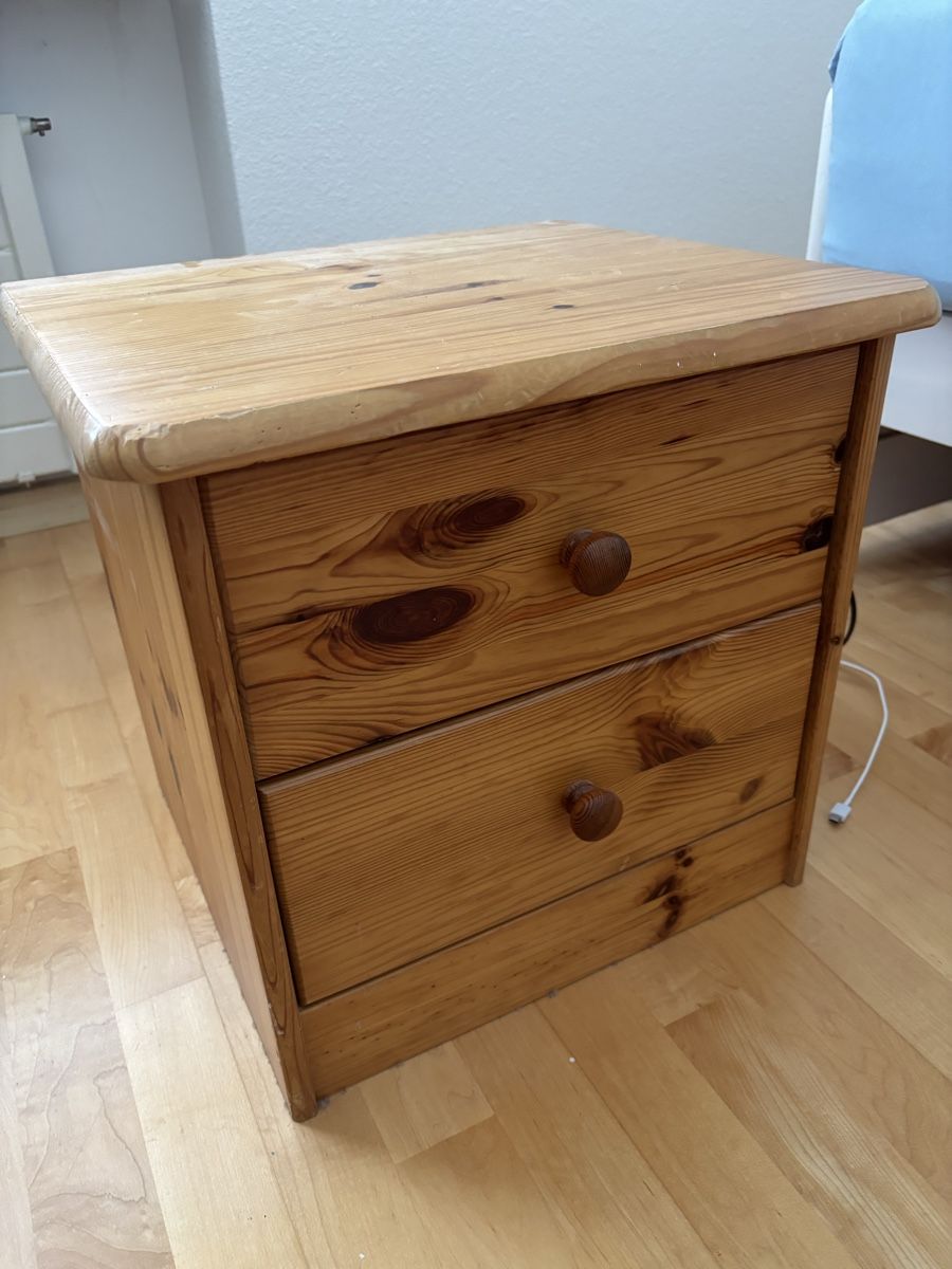 Comodini: Nachtisch aus Holz – Usato da Russikon venduto da Andres8 2