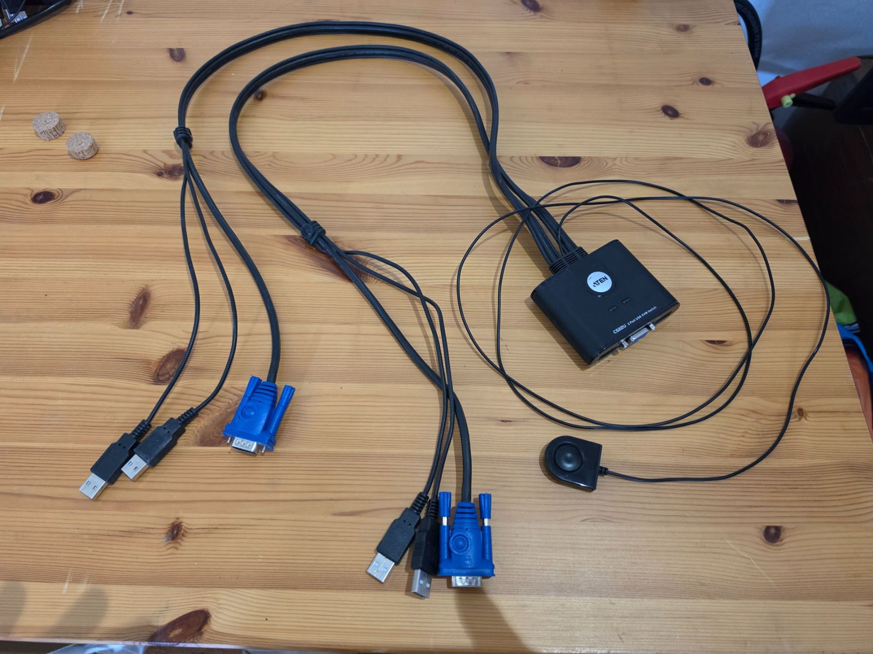 Hubs & Switches: ATEN CS22U 2 Port USB KVM Switch – Gebraucht aus La Tour-de-Peilz von Gbes