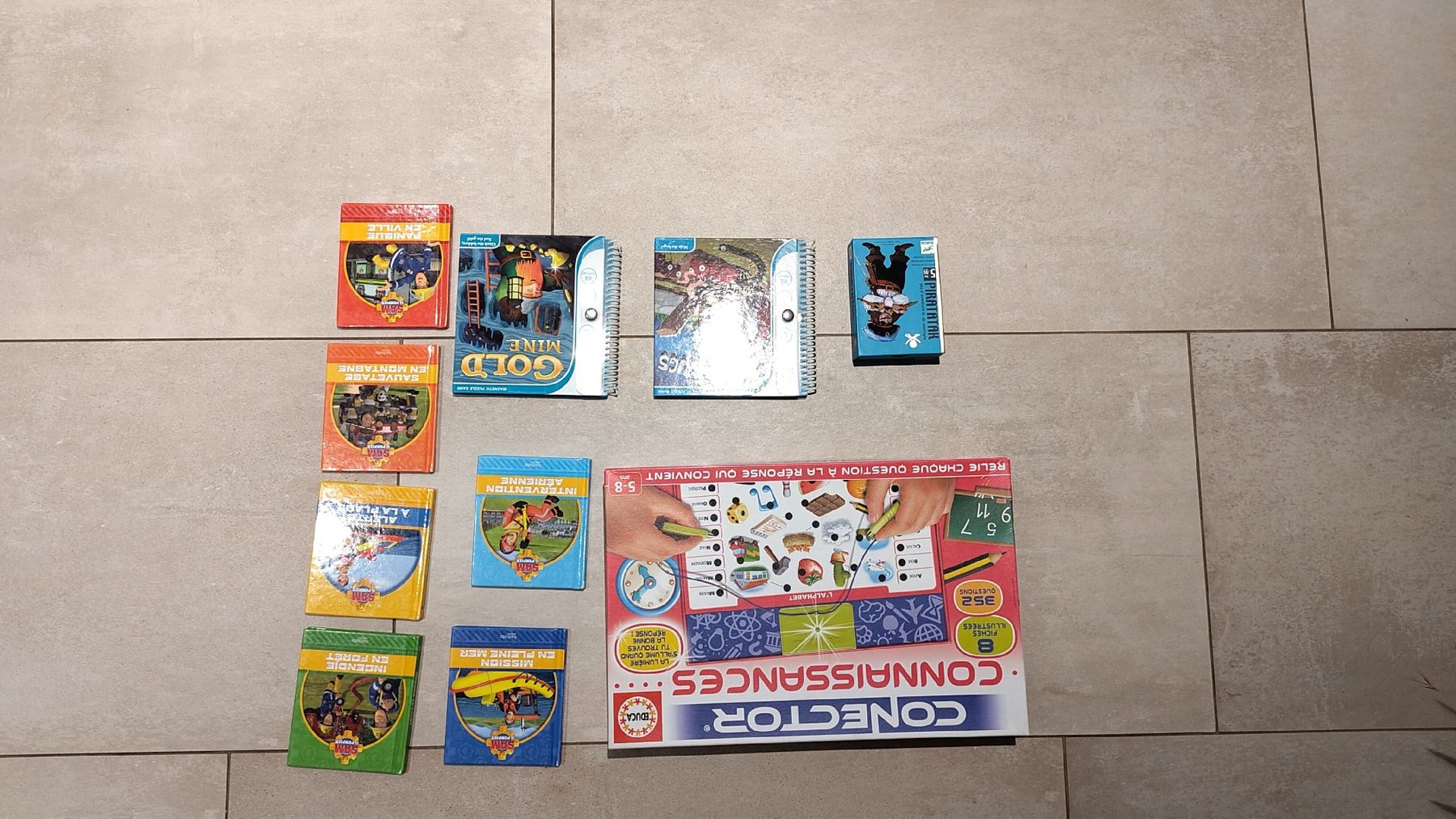 Giochi: lot de jeux et livres – Usato da Vicques venduto da Floconavoine