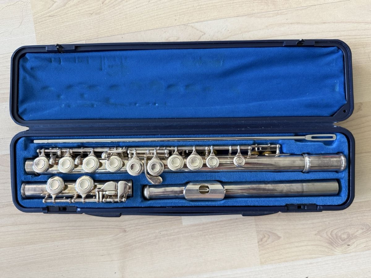 Yamaha Musikinstrumente: Querflöte YAMAHA YFL 211S versilbert – Gebraucht aus Zürich von Geniuss