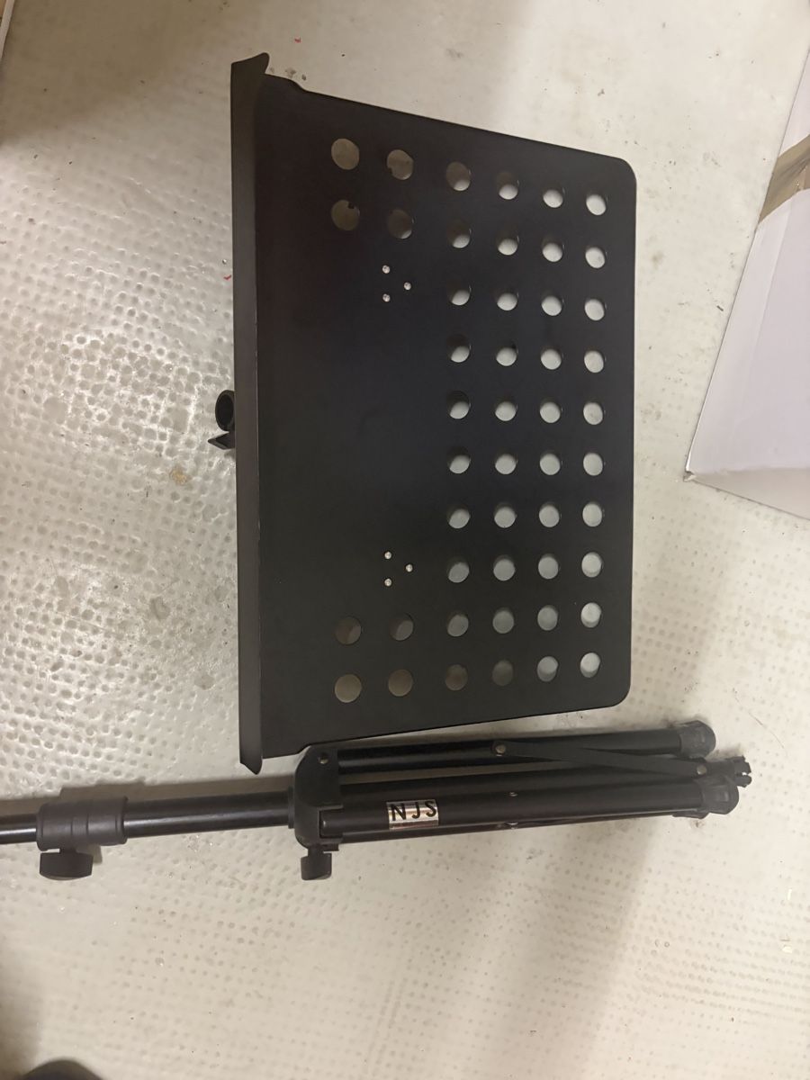 Altro in Decorazioni & Accessori: Music Stand Black Adjustable Height Good Condition – Usato da Basel venduto da cei_5scv 1