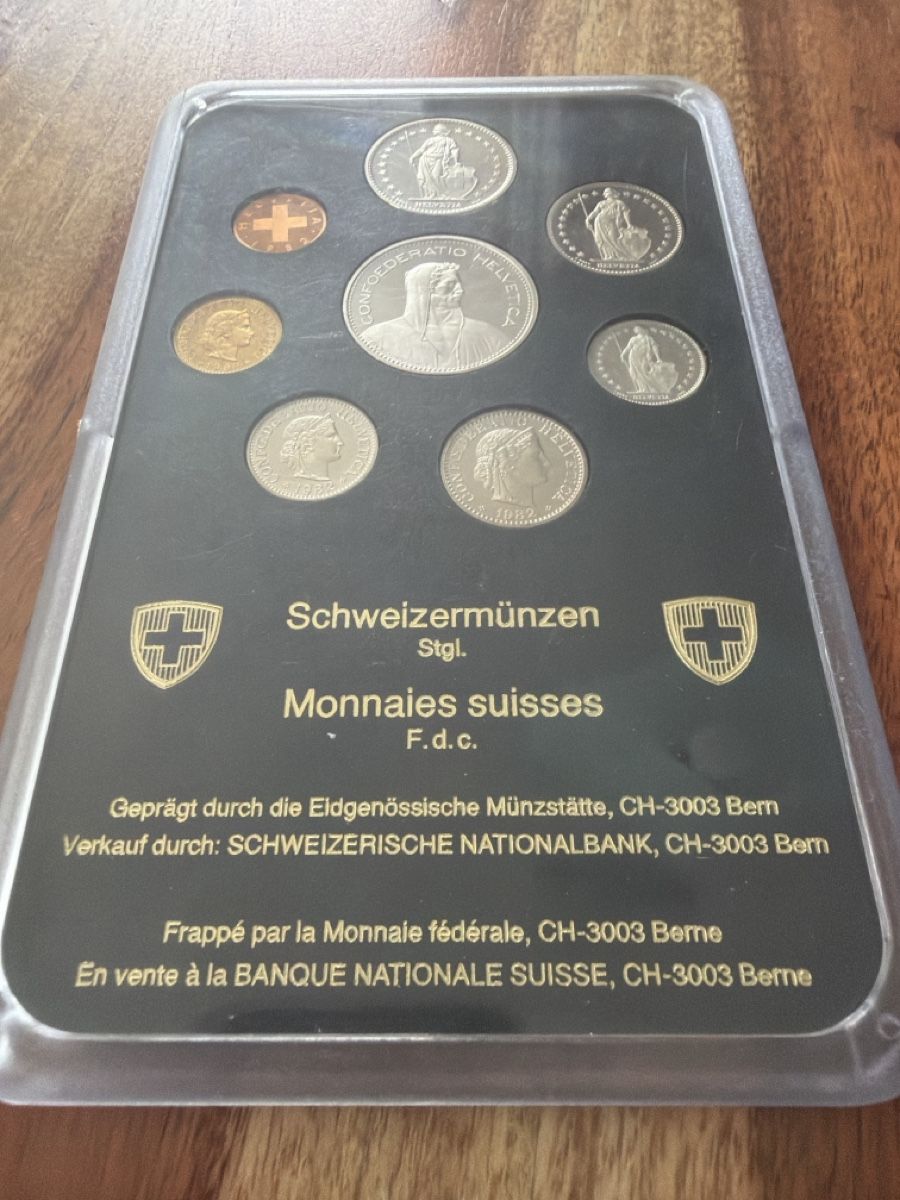 Tutti le monete: Schweizermünzen Set 1982  – Nuovo e nell'imballaggio originale da Widnau venduto da Doctor_Hemp 5