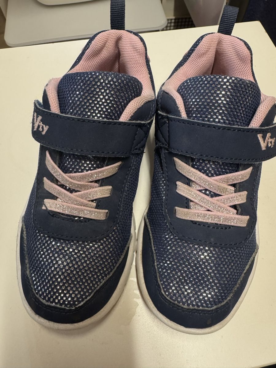 Scarpe per ragazze: Turnschuhe Gr. 30 – Usato da Grabs venduto da Shelly_87