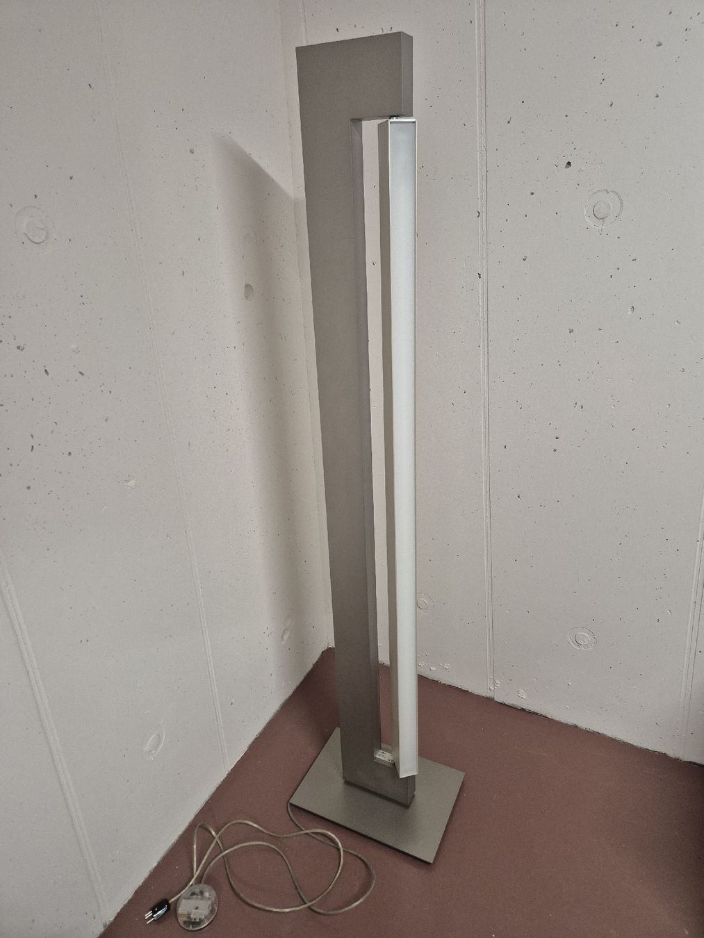 Lampen: Nemo Ara Floor Stehleuchte  Farbe silber matt  / hell – Gebraucht aus Zürich von Corrosion 1
