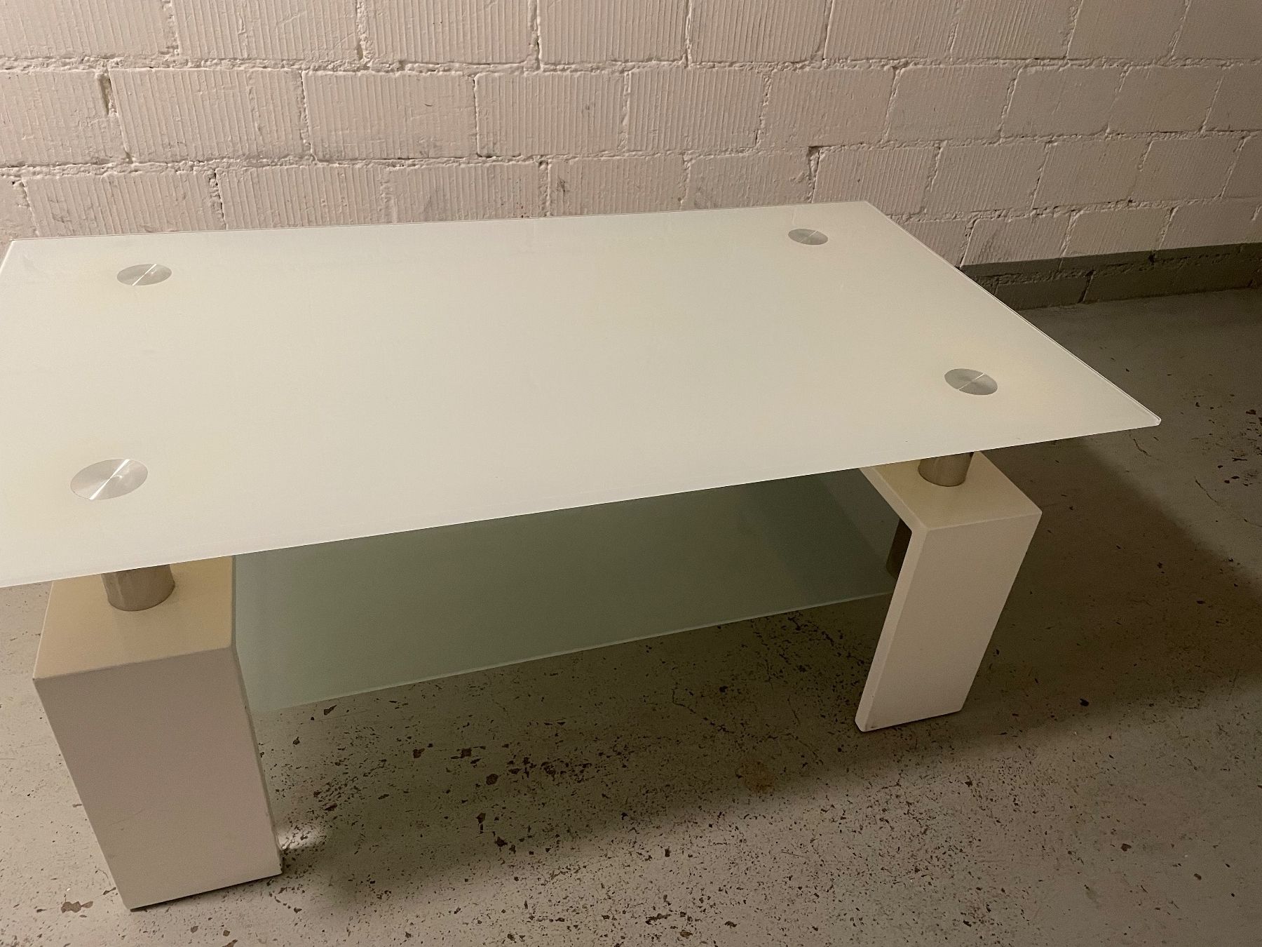 Tavoli: Moderner Glastisch/Beistelltisch - Zeitloses Design! – Usato da Dübendorf venduto da sha_r8xl 1