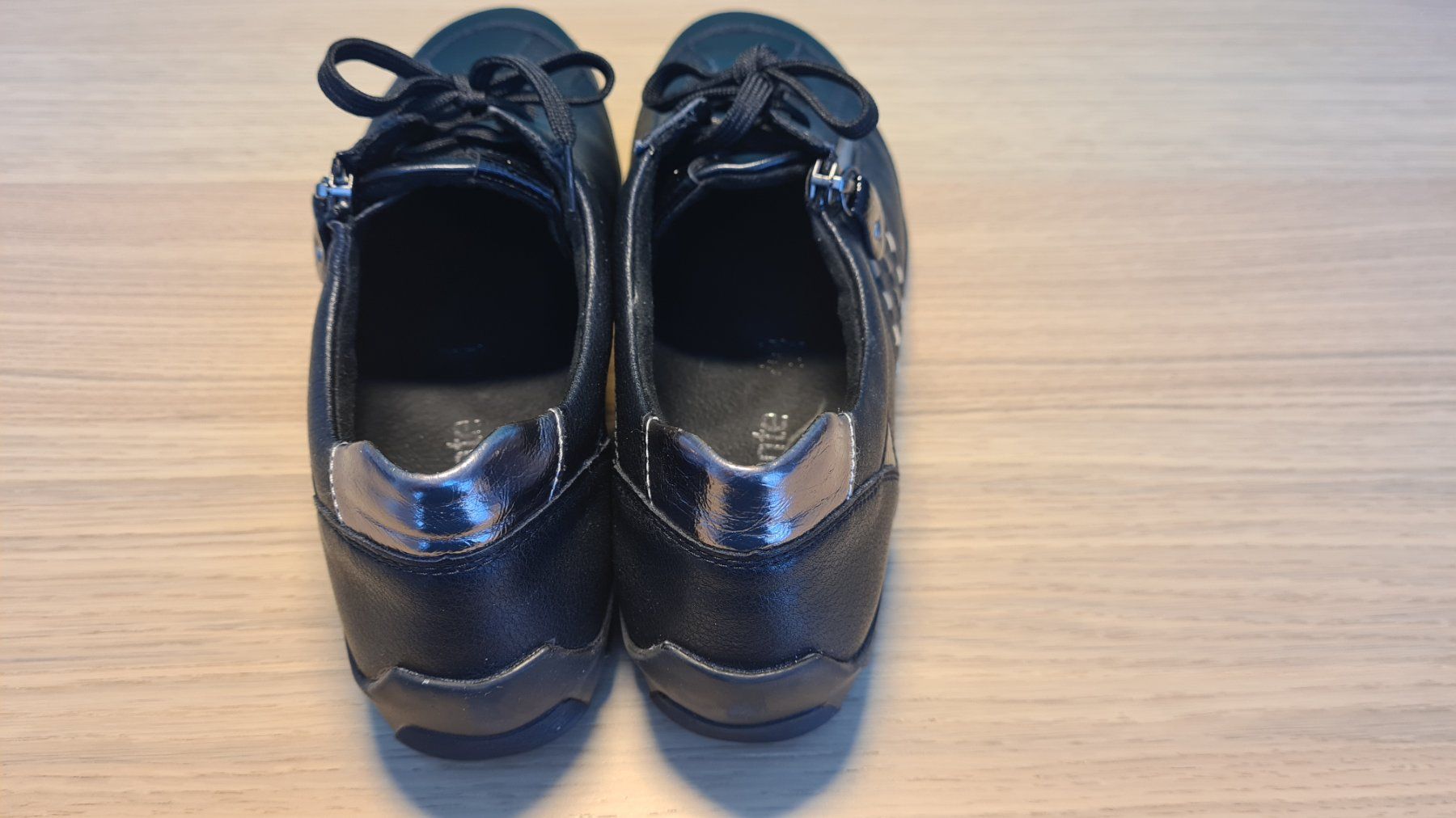 Scarpe da donna: Damenschuh Grösse 41 von Remonte – Usato da Zürich venduto da Agios 2