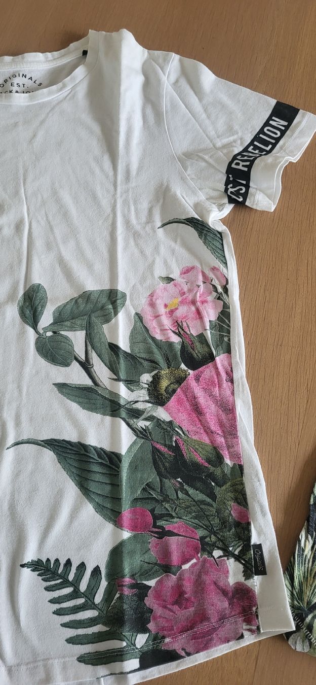 Jack & Jones T-shirt: T-shirts von Jack &Jones – Usato da Amlikon-Bissegg venduto da Schnuefeli4 1
