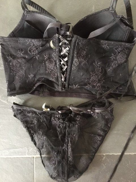 Sonstige Unterwäsche: Schönes Dessous-Set, Schwarz mit Spitze, Grösse S – Neu (gemäss Beschreibung) aus Coldrerio von Theres2004 2