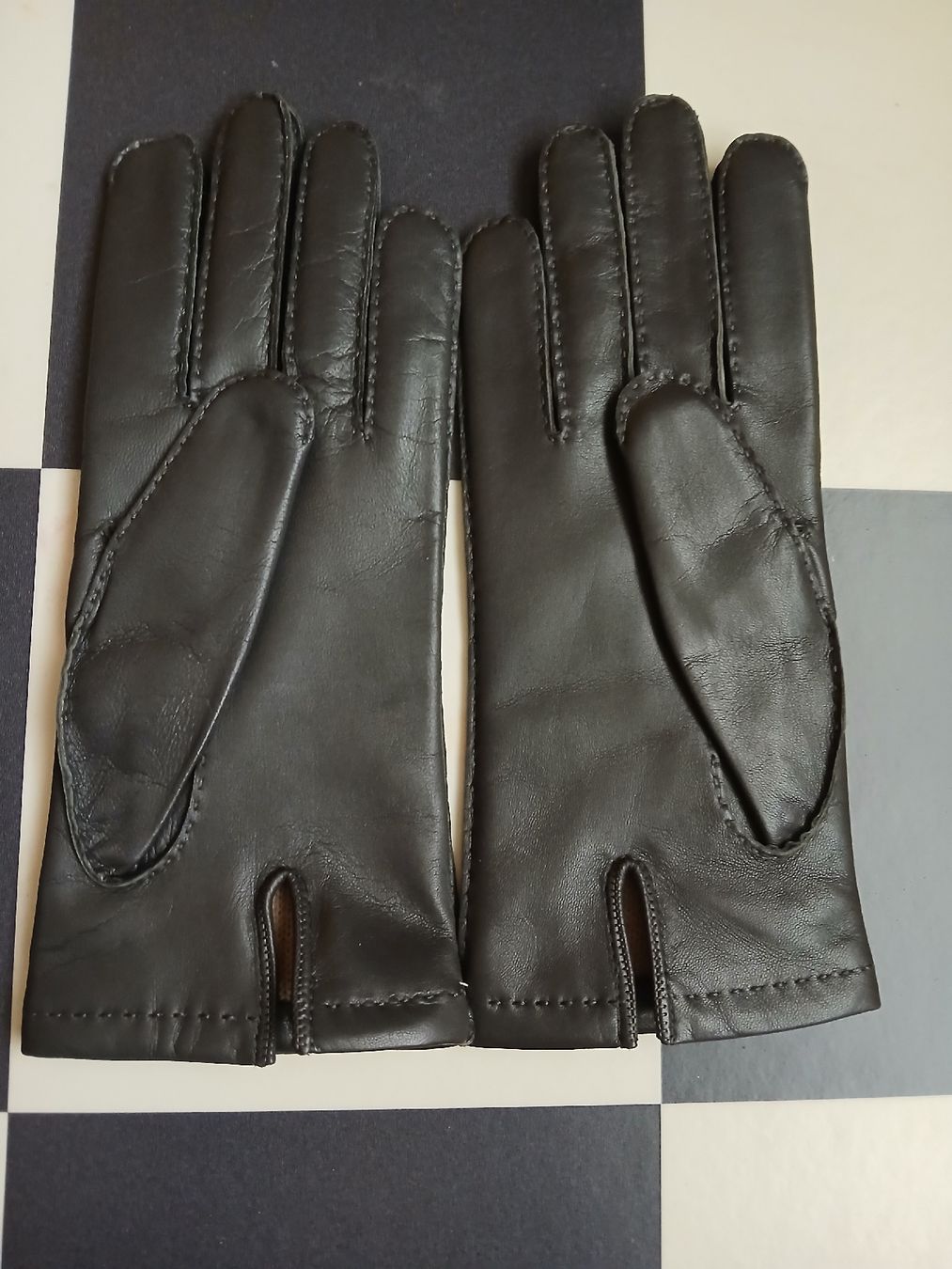 Guanti & manicotti: Schicke Lederhandschuhe, Grösse 8.5 - Winter Accessoire! – Nuovo (secondo la descrizione) da Kleindöttingen venduto da Christina22 2