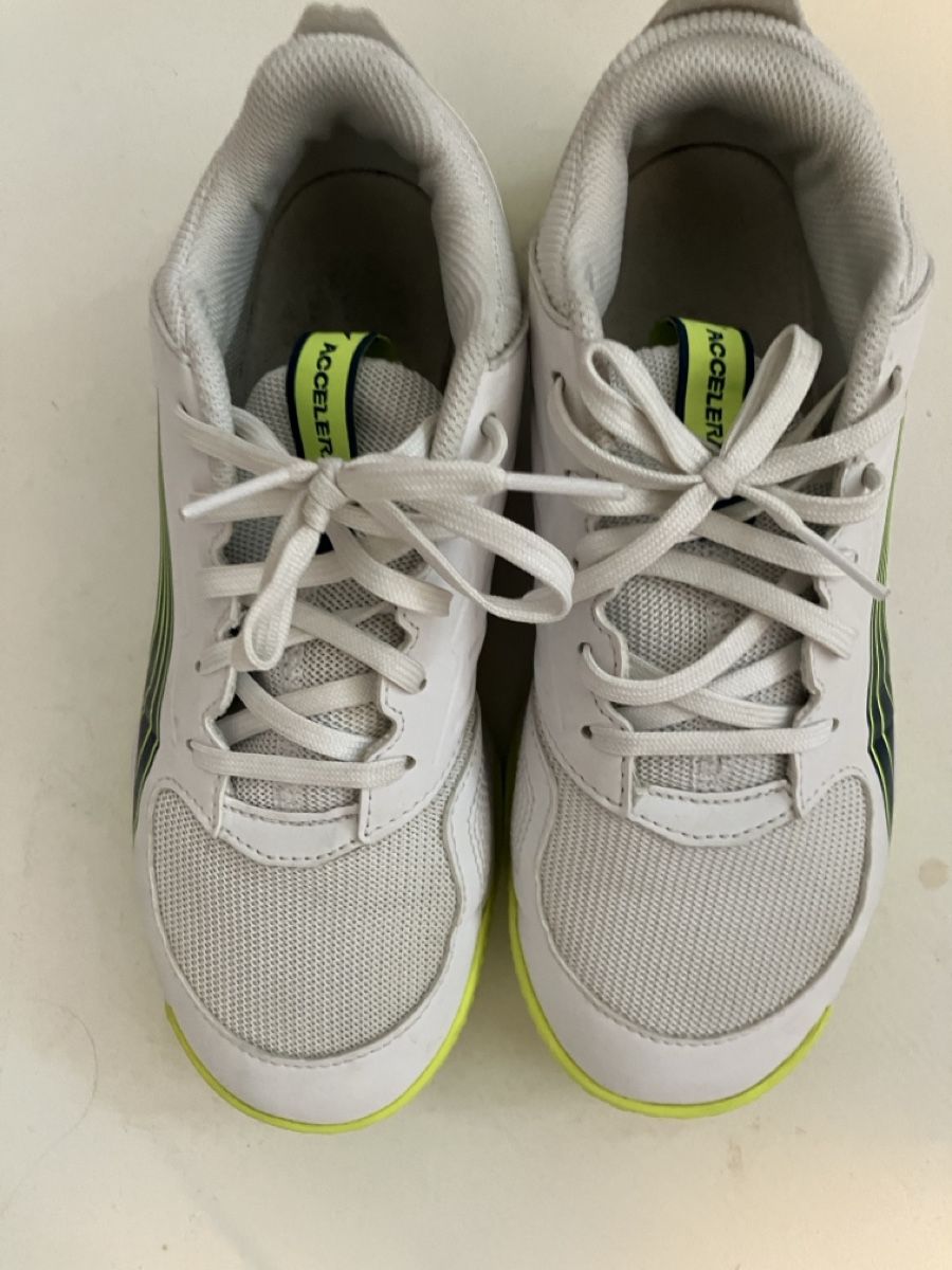 Puma Scarpe per ragazzi: Puma Accelerate HallenTurnschuhe, 37! – Usato da Olten venduto da uhluh 1